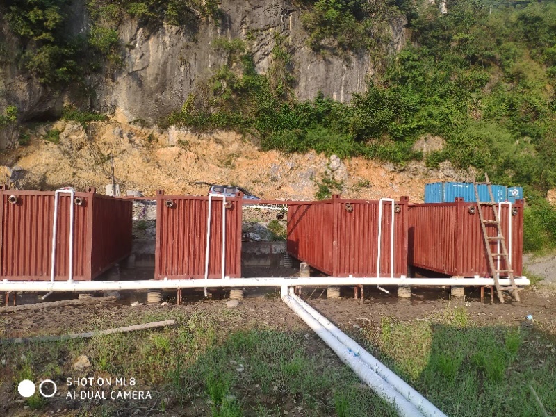 贵州铜仁集装箱养鱼设备搭建已完成一半